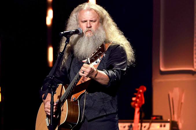 Jamey Johnson Says He 'Barely Survived' Addiction and Won't Touch Alcohol Now