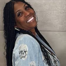 Shana Barnes's Instagram, Twitter & Facebook