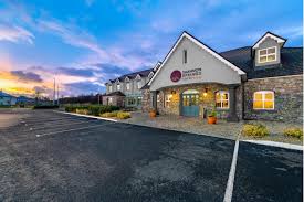 Situated near the airport, this hotel is 0.9 mi (1.4 km) from shannon golf club and 2.6 mi (4.2 km) from skycourt shopping centre. Hotel Shannon Springs Hotel Shannon Town Trivago De