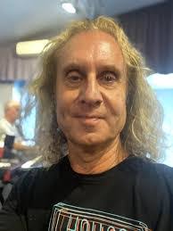 Jerry Tull's Instagram, Twitter & Facebook