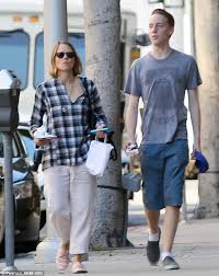 A rep for foster confirms the happy news. Jodie Foster 2021 Girlfriend Net Worth Tattoos Smoking Body Measurements Taddlr