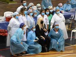 Luego de haber sido trasladada al sector de terapia intermedia del sanatorio cantegril de punta del este, susana giménez evolucionada favorablemente. Tras Vacunarse En Uruguay Con Pfizer Susana Gimenez Dio Positivo De Coronavirus