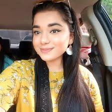 Amber Pitts (@ambaarenee)