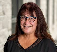 Mandy Bragg's Instagram, Twitter & Facebook