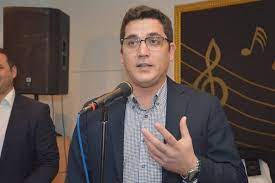 Σύρου παυλοσ χρυσαφιδησ ( κίνηση πολιτών σύρου), θήρας κωνσταντινιδησ αντωνησ, μήλου καβαλιεροσ αντωνησ νάξου και μικρών κυκλάδων βρουτσησ βασιλησ. Politikh Ekloges 2019 Na3os Paroysiazei O Basilhs Broytshs Arxes Onomata Kai Logotypa Syndyasmoy Naxos Press H Oloklhrwmenh Hlektronikh Efhmerida Na3oy Mikrwn Kykladwn Kykladwn