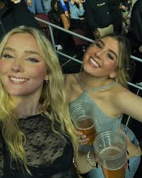 ELLE JOHN (@elle.john) • Instagram photos and videos