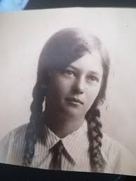 The Owens and their Lloyd half siblings are an old Northop family,  associated with Starkey Lane. My taid, Albert, had 5 living kids, including  my mum. His sister. Jane, married Robert Griffiths