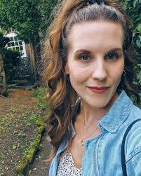 Kelly Crocker's Instagram, Twitter & Facebook