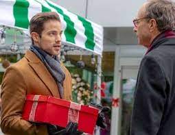 Les mousquetaires saluèrent biscarat de leurs épées et les remirent au fourreau. Un Fiance A Louer Pour Noel Telefilm 2018 Teleobs