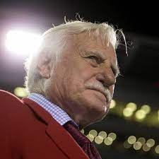 Miami — howard schnellenberger, who revived football at the university of miami and louisville and started the program at florida atlantic during a coaching career that spanned a half century, died saturday. Ef3pqqzvqsp74m