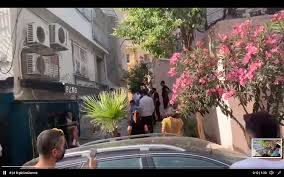 Ekşi sözlük'ten linç etmeye gelenler Cocuk Uyuyor Diyen Mahalleli De Gozaltina Alindi Boldmedya