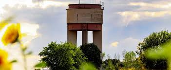 95% of people prefer to travel by car while visiting haus des burgers. Congress Center Ramstein Thema