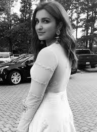 Parineeti chopra has been in relationships with hardik pandya (2017), maneesh sharma and charit desai. Parineeti Chopra Age Height Movies Husband Family Biography Birthday Filmography Upcoming Movies Tv Ott Latest Photos Social Media Facebook Instagram Twitter Whatsapp Google Youtube More Celpox