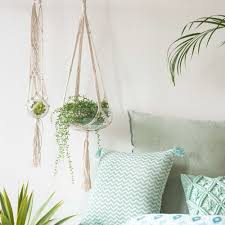 Boule Suspendue En Verre Et Coton Macrame D10 Maisons Du Monde Vases Suspendus Mobilier De Salon Suspendu