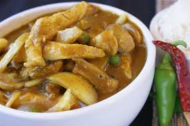 Toss the chicken pieces in the cornflour and season well. Chinese Chicken Curry Picture Of The Golden Dragon Edinburgh Tripadvisor