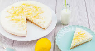 Die geschmolzene schokolade mit den zwiebackbröseln und allen anderen zutaten für den teig vermengen und mit dem mixer gut verrühren. Buttermilch Zitronen Torte Ohne Backen Backen Macht Glucklich