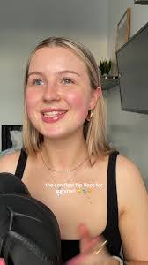 Violeta Fuentes's Instagram, Twitter & Facebook