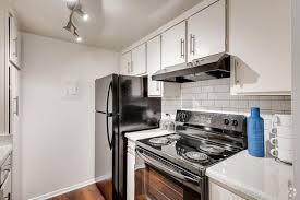 Enjoy 300+ days of sunshine per year in the mile high city with a luxury apartment from holland residential. Apartments Under 1 300 In Denver Co Apartments Com