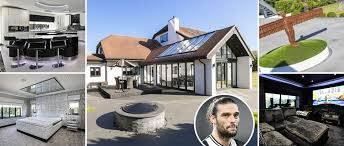 The home was built from scratch, and it is equipped. Inside Roger Federer S 6 5m Custom Made Glass House With Floor To Ceiling Windows And Stunning Views Of Lake Zurich