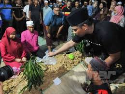 Pemergian one ii dikongsi oleh ac mizal di laman sosial peribadinya. Jenazah Abam Bocey Selamat Dikebumikan