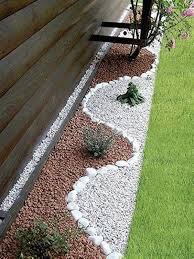 16 Curb Appeal Ideas To Enhance And Draw Attention To The Front Of Any Home Homesthetics Inspiring Ideas For Your Home Stone Landscaping Backyard Landscaping Designs Backyard Landscaping