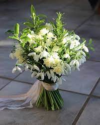 Picking wedding flowers in season can save you a bunch of money because they are more easily sourced. Choose Seasonal Blooms For Your Winter Wedding The Natural Wedding Company The Natural Wedding Company