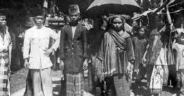 Sebutkan berbagai saluran islamisasi di indonesia. Saluran Masuknya Islam Ke Indonesia