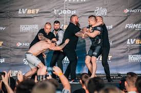 Felipe ferrari(@feliiferrari), felipe ferrari(@felipeferrari1), naxxiarz(@naxxiarz), felipe ferrari(@felipeferrari22), felipe ferrari(@felipeferrarioficiall). Fame Mma 4 Awantura Na Ceremonii Wazenia Z Udzialem Ferrariego I Polaka Realnews Pl