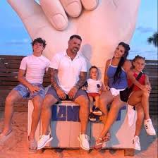 Haley Sirmans (haleymichelle02)