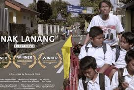 You can streaming and downlo. Cantinhodobiscuit Elisangela Donwload Film Pendek Nan Lucu Download Video Lucu Ngakak See More Of Film Pendek Indonesia On Facebook