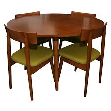 Stable, conically extending wood legs. 1950 S Dining Table With 4 Chairs By Conant Ball Russell Wright Modern Dining Room Set Dining Table Chairs Maple Dining Table