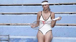 Na opaľovanie si vyberte obľúbené dvojdielne plavky s trendy vyšším pásom alebo zaväzovacie bikiny. Kvitova Oslnuje Svet Jako Modelka Madarskou Ligu Zdrzel Snubni Prsten Aktualne Cz
