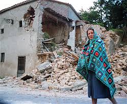 Ci furono 11 vittime, un centinaio di feriti e 80mila sfollati, oltre ai celebri danni alla basilica di san francesco ad assisi. Terremoto Umbria E Marche 1997 Qui Con Foto E Video
