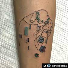 Juanitobotella Interpretacion De El Beso De Gustav Klimt Klimt Tattoo Kiss Tattoos Body Art Tattoos Dieses werk war eine auftragsarbeit des. pinterest