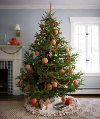 The 'bloomsbury' theme is inspired by the world of the bloomsbury group in the 1990s, while the 'impressionism' collection offers a modern take on a white christmas. 20 Stunning Christmas Tree Decorating Ideas Holidappy