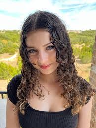 Reyna Johnston's Instagram, Twitter & Facebook