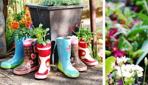 Fruhlingsfreuden Gartnern Mit Kindern Kinder Blumen Pflucken Kinder Schuhe