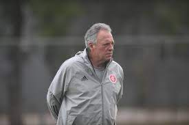 El técnico de las mayores glorias del colorado vuelve a hacerse a los 68 años, esta será la séptima visita de braga al internacional. Em Busca De Ampliar Vantagem Na Lideranca Abel Braga Iguala Tecnico Com Mais Jogos Pelo Inter Internacional Ge