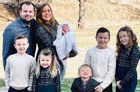 He is married to anna duggar. Josh Duggar Could End Up Returning To Counting On Cafemom Com