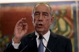 Portugal extended its national coronavirus lockdown for a further 15 days on thursday and promised to make protective gear widely available and to gradually reopen businesses if the spread of the. Presiden Portugal Jadi Contoh Isolasi Diri Meski Negatif Corona Antara News