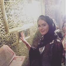 Mp3 indirmek hiç bu kadar kolay olmamıştı. Sinan Akcil In Sevgilisi Otilia Eyup Sultan Da