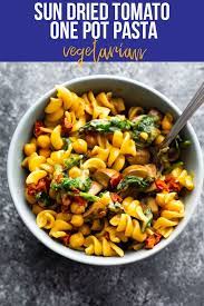 Sun Dried Tomato One Pot Pasta Recipe Vegetarian Pasta Recipes Chickpea Recipes Dinner Chickpea Recipes Easy
