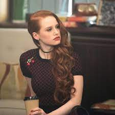 Search, discover and share your favorite riverdale cheryl blossom gifs. Cheryl S Coming Out On Riverdale Makes A Powerful Statement About Female Friendships Glamour