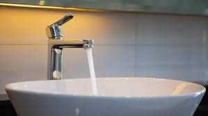 Install new bathtub faucet handles according to your faucet type, then turn the water supply back on and see if the leak persists. How To Quickly Fix A Spinning Faucet Handle Waldman Plumbing And Heating Inc