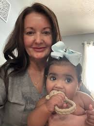 Can anyone make my eyes not so hooded or a smoky look just not those  terrible eyelids 🤮