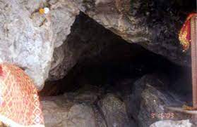 Vyas gufa is believed to be the place where sage vyas composed the mahabharata epic with the help of lord ganesha.a distinct feature of the temple is the roof. Shri Mata Vaishno Devi Shrine Board Holy Shrine Bhawan The Original Cave And New Tunnel