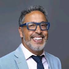 Merci pour tout, Mr Victor PEZZALI... En général je rends hommage à des  anciens joueurs professionnels ou à des entraineurs pro également que j'ai  eu la chance de croiser dans mon parcours