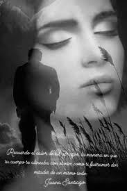 En el atardecer** El sol se desliza suavemente, tiñendo el cielo de cálidos  tonos dorados y carmesíes. Y en este atardecer, mis pensamientos se  entrelazan con la memoria de tu piel, aquella