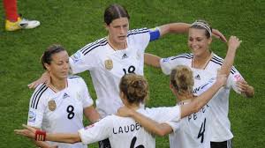 Die frauen fußballnationalmannschaft war 2003 und 2007 weltmeister und trägt seitdem 2 sterne auf dem dfb trikot. Frauen Nationalmannschaft News Uberblick Bild De
