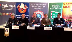 Konferencja na żywo, transmitowana ze studia nagrań ma prawie same plusy. Zakonczyla Sie Konferencja Prasowa Komitetu Protestacyjnego Federacji Zwiazkow Zawodowych Sluzb Mundurowych Niezalezny Samorzadny Zwiazek Zawodowy Policjantow